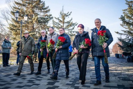 В Геническе почтили память воинов, исполнявших служебный долг за пределами Отечества