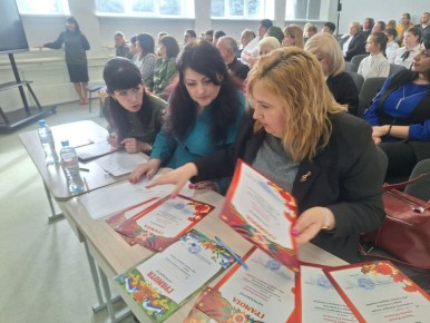 Единая Россия объединяет поколения через поэзию о Великой Отечественной войне