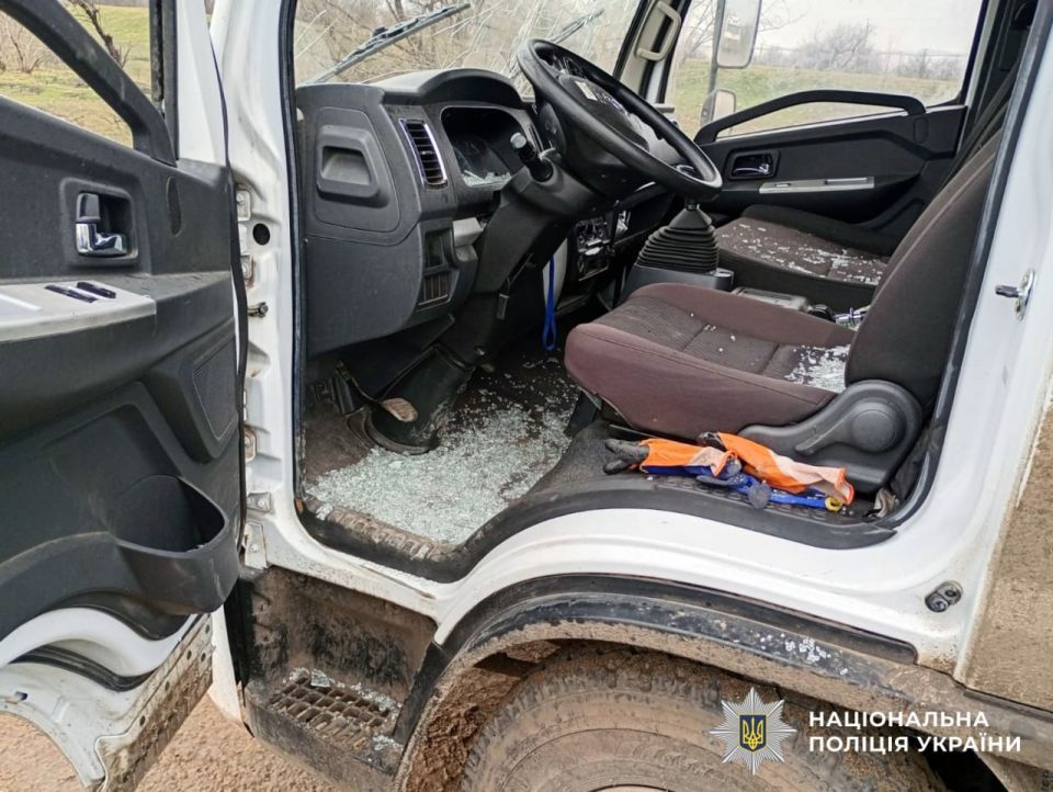 А на том берегу.... Правобережье Херсонщины: полиция публикует фото последствий ударов Херсонского и Бериславского районов