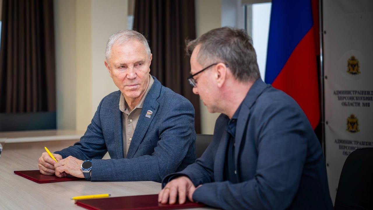 Владимир Сальдо подписал соглашение с «Черноморнефтегазом» о развитии газомоторного топлива в Херсонской области Владимир Сальдо подписал соглашение с «Черноморнефтегазом» о развитии газомоторного топлива в Херсонской области