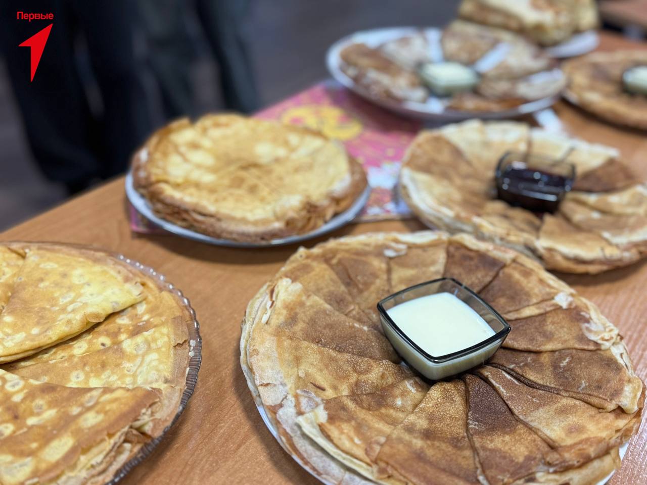 Первые Ровненской школы отмечают Масленицу Первые Ровненской школы отмечают Масленицу