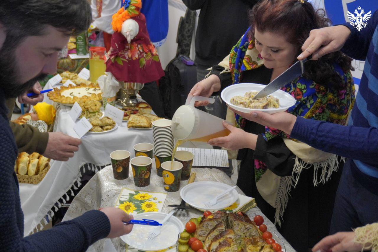 Масленицу встретили в штабе общественной поддержки «Единой России» в Геническе Масленицу встретили в штабе общественной поддержки «Единой России» в Геническе