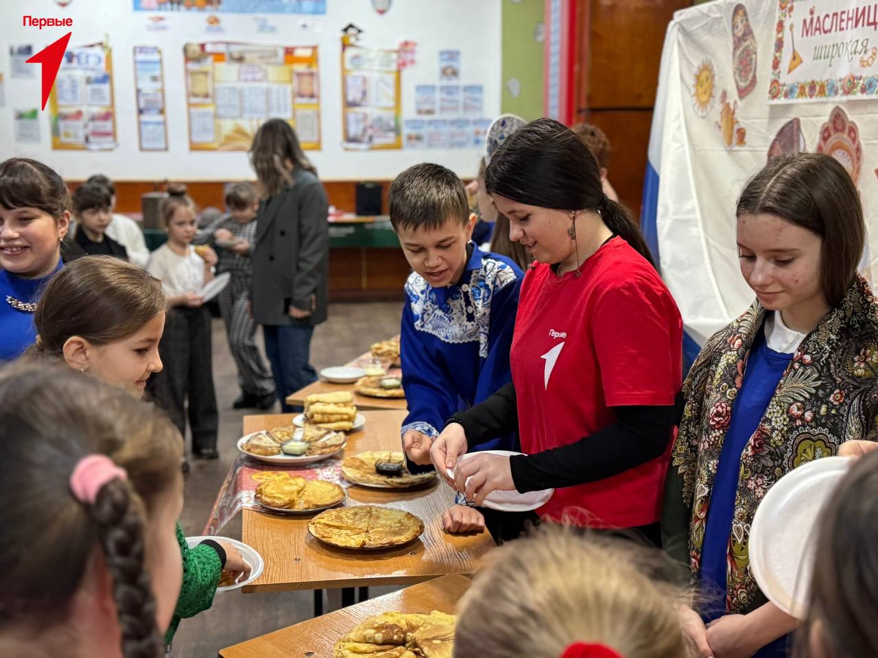 Первые Ровненской школы отмечают Масленицу Первые Ровненской школы отмечают Масленицу