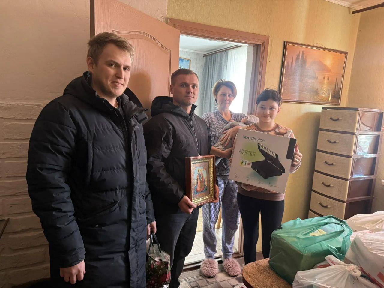 Православные активисты Кубани оказали адресную помощь многодетной семье из Голопристанского округа Православные активисты Кубани оказали адресную помощь многодетной семье из Голопристанского округа