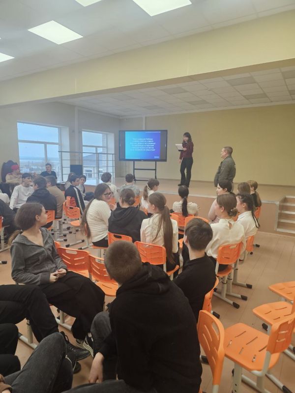 В Азовском прошла военно-историческая викторина ко Дню защитника Отечества В Азовском прошла военно-историческая викторина ко Дню защитника Отечества