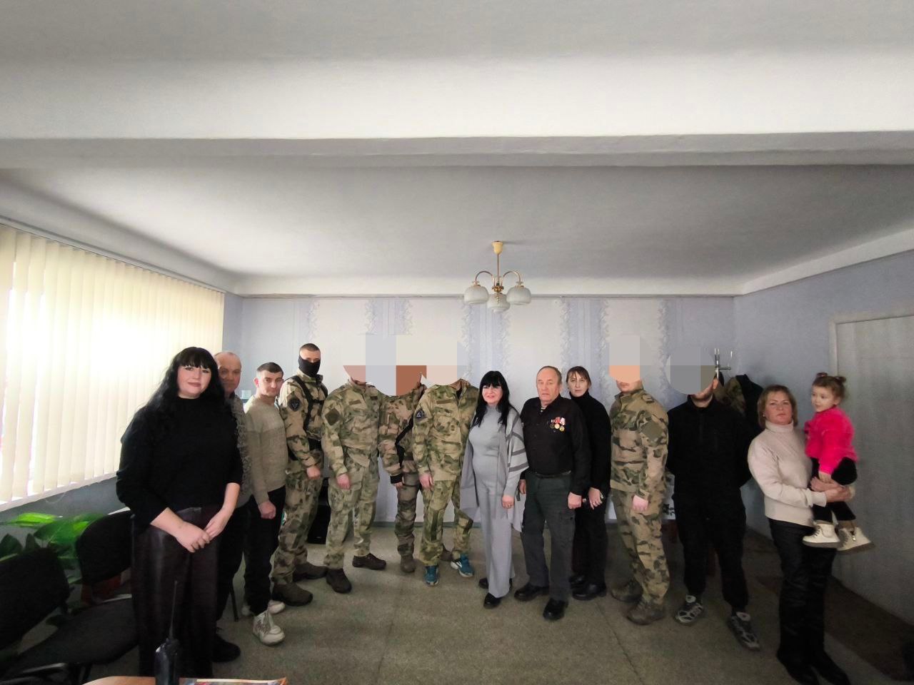 В преддверии Дня Защитника Отечества, по инициативе первичного отделения партии " Единая Россия" , совместно с работниками Вольновского Домом Культуры прошла встреча жителей Вольновского ТО с участниками СВО и ветеранами... В преддверии Дня Защитника Отечества, по инициативе первичного отделения партии " Единая Россия" , совместно с работниками Вольновского Домом Культуры прошла встреча жителей Вольновского ТО с участниками СВО и ветеранами...