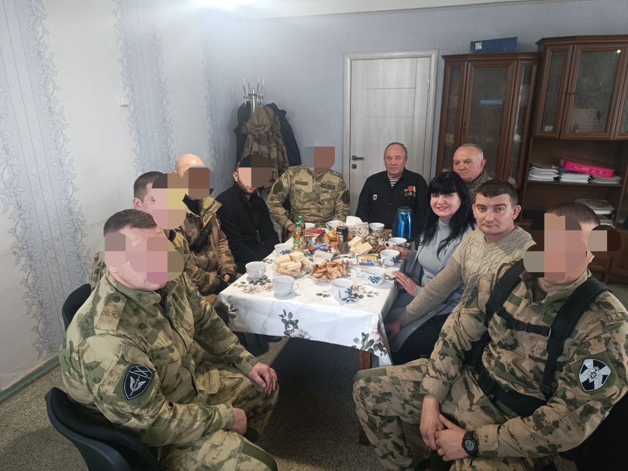 В преддверии Дня Защитника Отечества, по инициативе первичного отделения партии " Единая Россия" , совместно с работниками Вольновского Домом Культуры прошла встреча жителей Вольновского ТО с участниками СВО и ветеранами... В преддверии Дня Защитника Отечества, по инициативе первичного отделения партии " Единая Россия" , совместно с работниками Вольновского Домом Культуры прошла встреча жителей Вольновского ТО с участниками СВО и ветеранами...