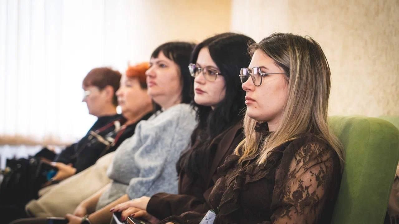 В Геническом округе обсудили новые инструменты профилактической работы с несовершеннолетними В Геническом округе обсудили новые инструменты профилактической работы с несовершеннолетними