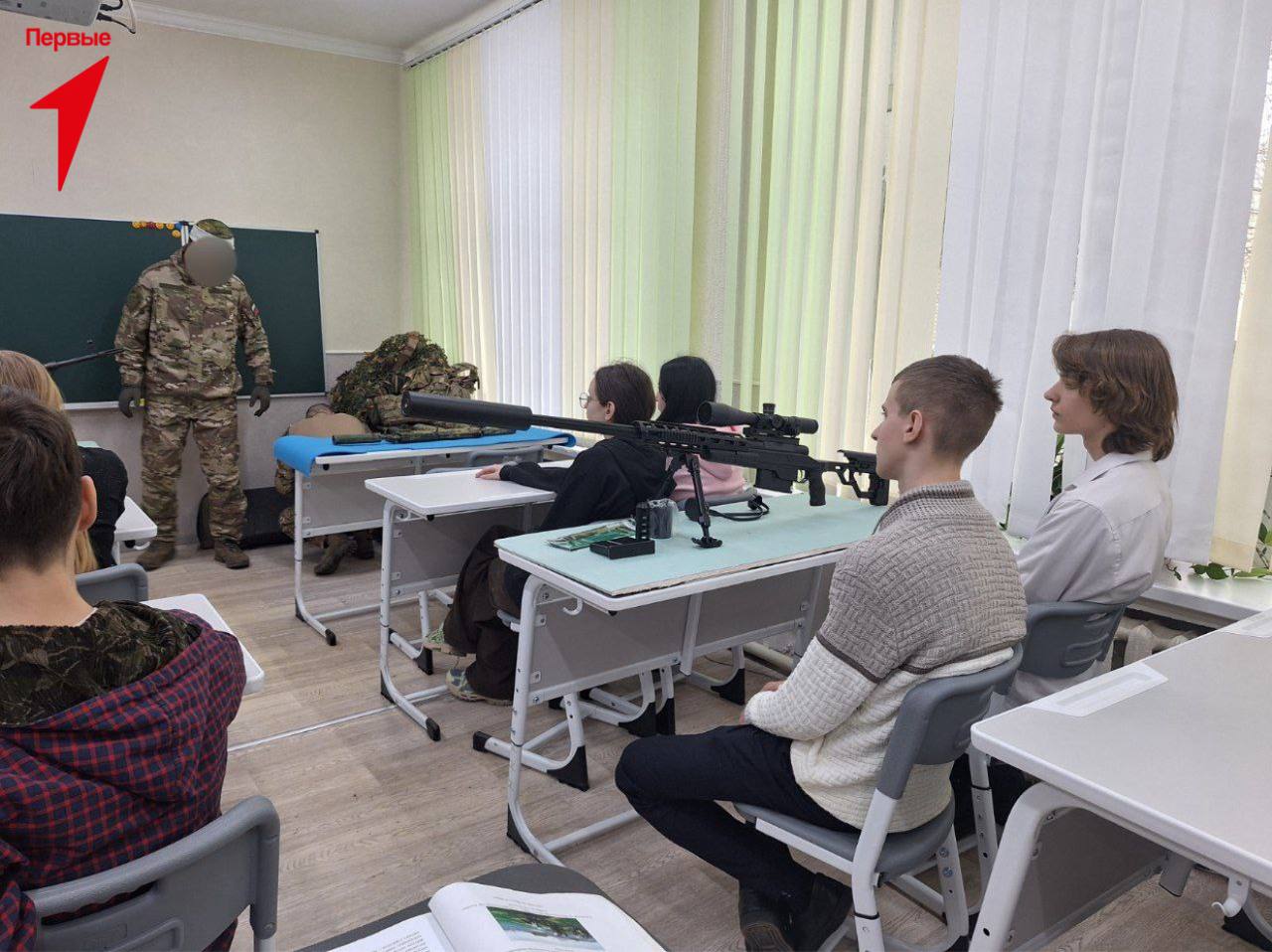 Первые Чаплинской школы № 1 посетили Урок мужества от гвардейцев-разведчиков Первые Чаплинской школы № 1 посетили Урок мужества от гвардейцев-разведчиков