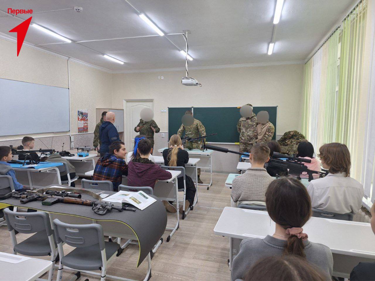 Первые Чаплинской школы № 1 посетили Урок мужества от гвардейцев-разведчиков Первые Чаплинской школы № 1 посетили Урок мужества от гвардейцев-разведчиков