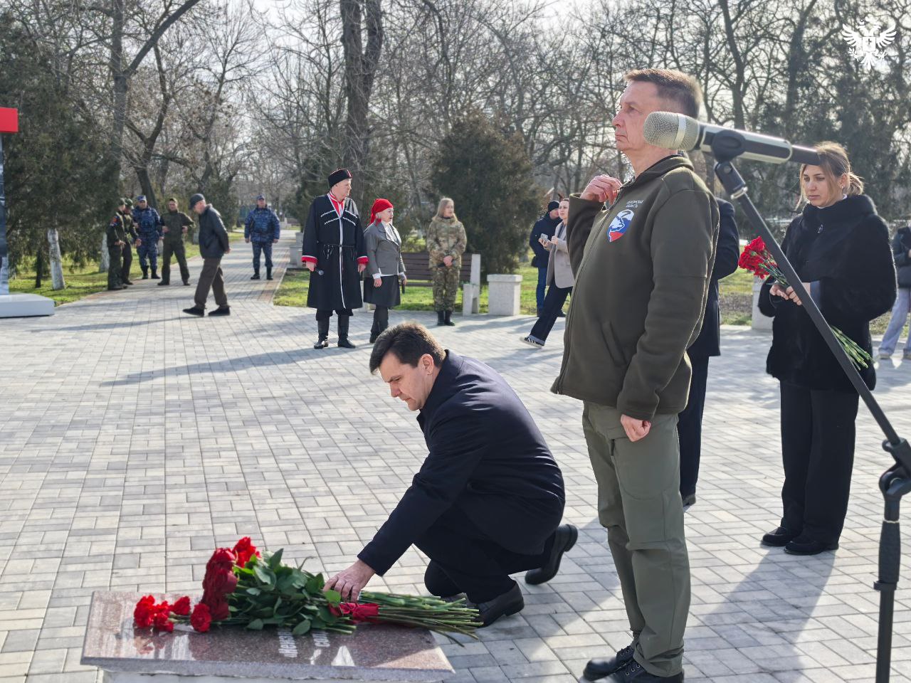 В Геническом парке провели торжественное мероприятие ко Дню защитника Отечества В Геническом парке провели торжественное мероприятие ко Дню защитника Отечества