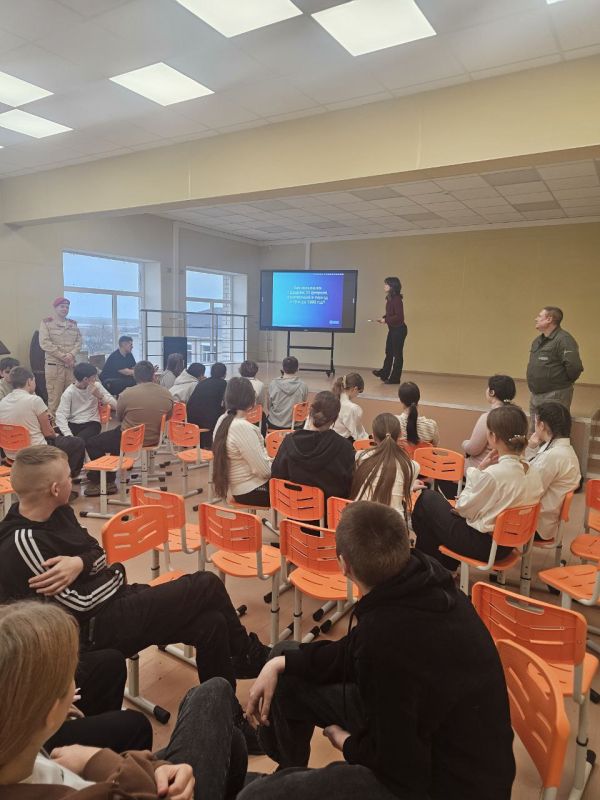 В Азовском прошла военно-историческая викторина ко Дню защитника Отечества В Азовском прошла военно-историческая викторина ко Дню защитника Отечества