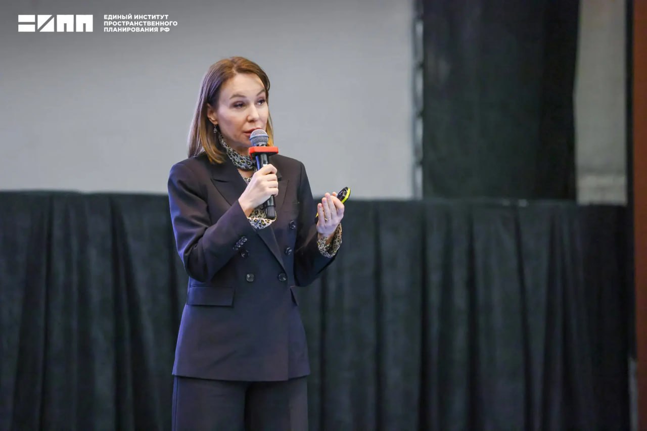 Команда Единого института пространственного планирования РФ выступила в Сколково с лекцией о градостроительном развитии