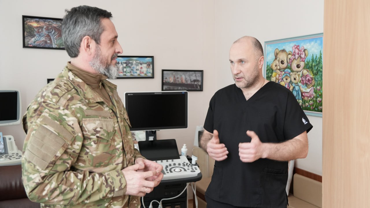 Казаки передали новый аппарат УЗИ в Республиканский травматологический центр ДНР