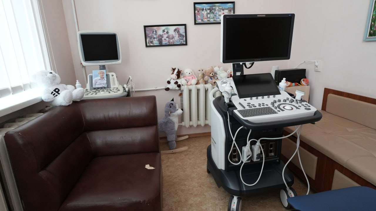 Казаки передали новый аппарат УЗИ в Республиканский травматологический центр ДНР Казаки передали новый аппарат УЗИ в Республиканский травматологический центр ДНР