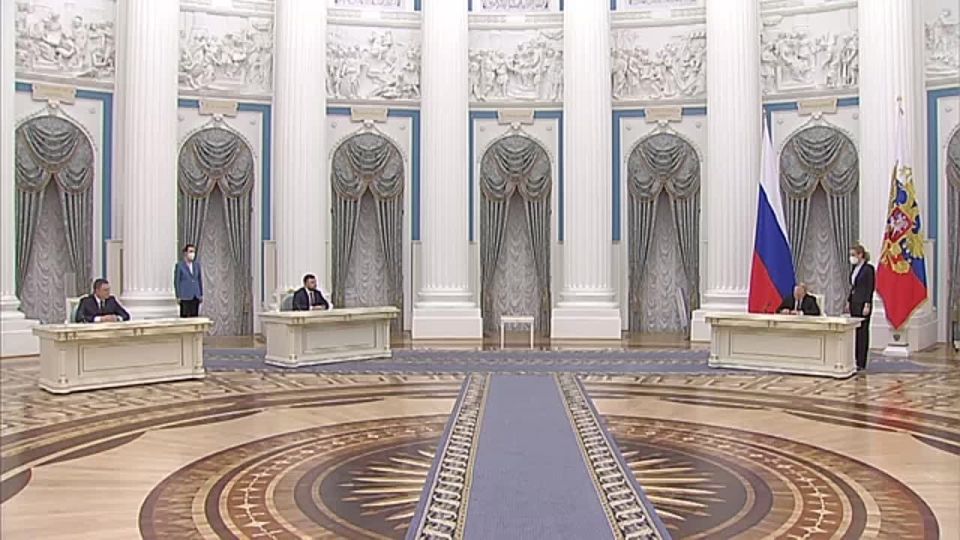 4 года назад Владимир Путин подписал указы о признании Донецкой и Луганской народных республик