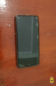 В Алешкинском округе полицейские раскрыли кражу мобильного телефона