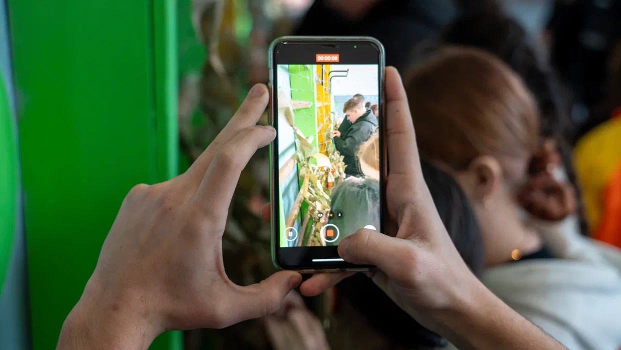 Школьники Генического района продолжают плести маскировочные сети для защитников Отечества Школьники Генического района продолжают плести маскировочные сети для защитников Отечества