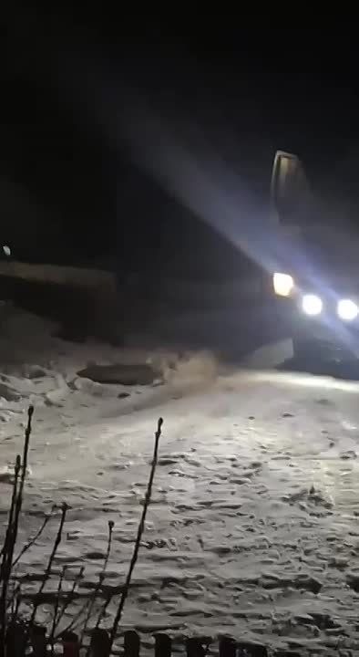 В Кривом Роге девочка выбежала босой из подъезда за отцом, которого выволокли из дома людоловы