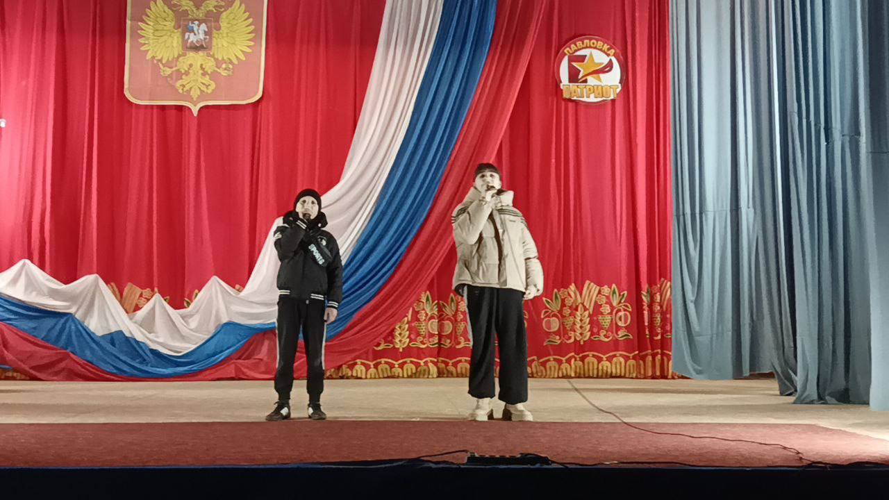 Участники клуба по интересам "Звенящие струны" ответственно готовятся к празднику — Дню защитника Отечества