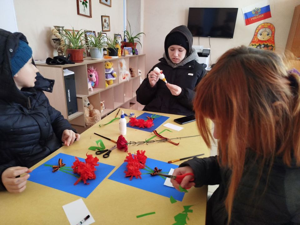 В преддверии 23 февраля, дня Защитника Отечества, юные посетители Цукурского СК сделали такие чудесные открытки В преддверии 23 февраля, дня Защитника Отечества, юные посетители Цукурского СК сделали такие чудесные открытки