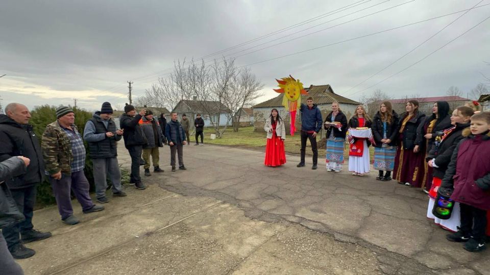 В Марьяновке Каховского округа проводили зиму песнями и хороводами В Марьяновке Каховского округа проводили зиму песнями и хороводами