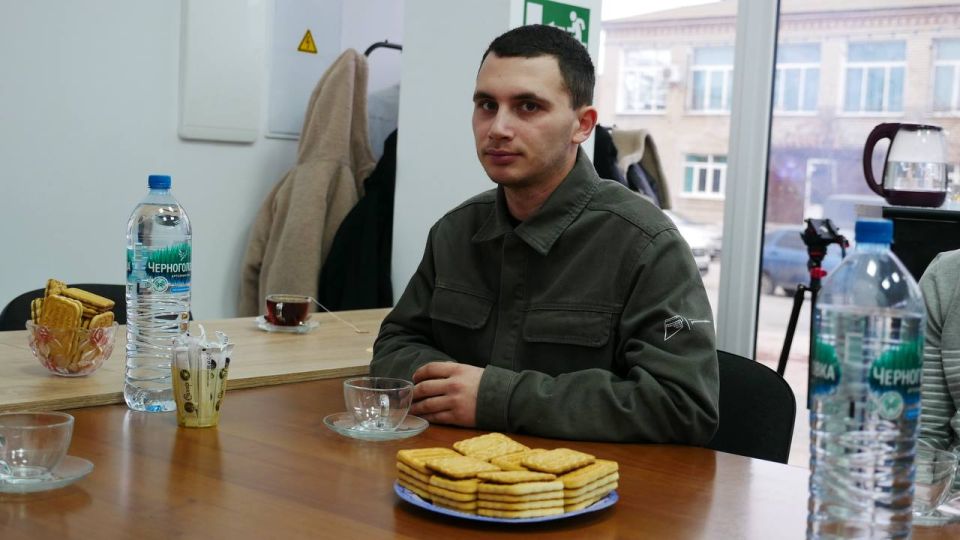 Сторонники Единой России провели «Добрые встречи» накануне Дня защитника Отечества Сторонники Единой России провели «Добрые встречи» накануне Дня защитника Отечества