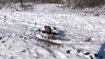 Подразделения БпС ГрВ «Днепр» совместно с военными инженерами разминировали маршруты выдвижения штурмовых групп в в районе г. Орехова Запорожской области