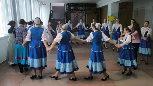 В Алешкинском округе Масленицу встретили с хороводами и блинами