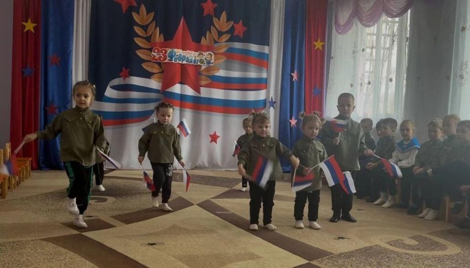 День защитника Отечества с папами и дедушками: мероприятие в Приморском детском саду «Золотая рыбка» Скадовского МО День защитника Отечества с папами и дедушками: мероприятие в Приморском детском саду «Золотая рыбка» Скадовского МО