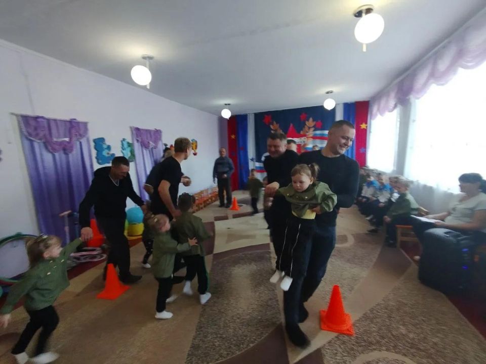 День защитника Отечества с папами и дедушками: мероприятие в Приморском детском саду «Золотая рыбка» Скадовского МО День защитника Отечества с папами и дедушками: мероприятие в Приморском детском саду «Золотая рыбка» Скадовского МО