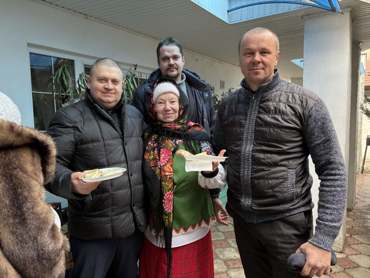 В Железном Порту для жителей пунктов временного размещения прошло праздничное мероприятие, организованное при поддержке регионального и местного отделений партии «Единая Россия» В Железном Порту для жителей пунктов временного размещения прошло праздничное мероприятие, организованное при поддержке регионального и местного отделений партии «Единая Россия»