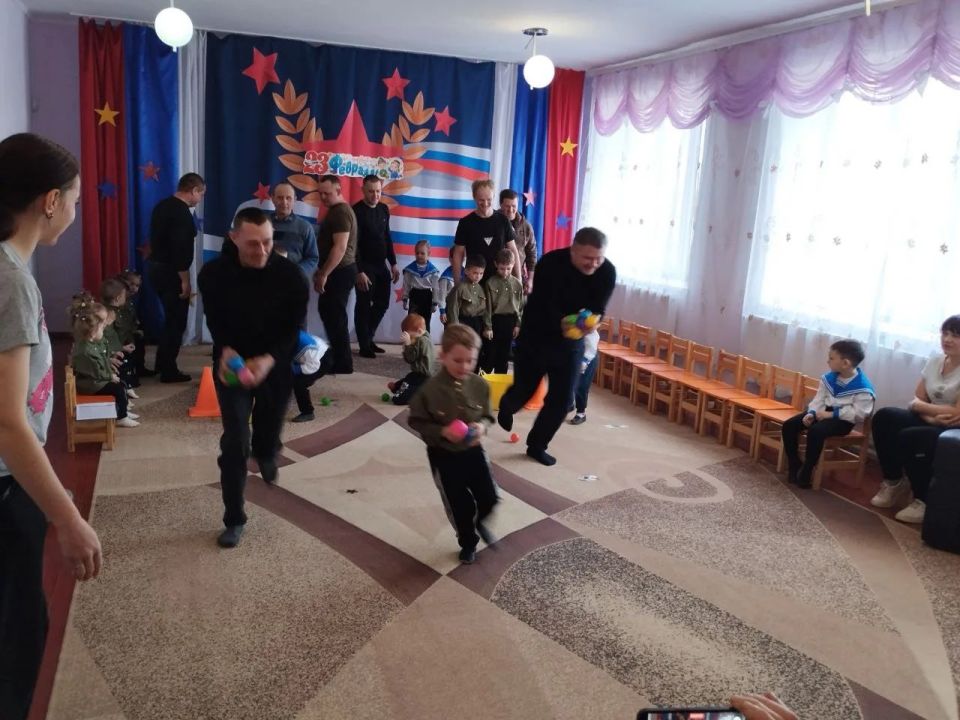 День защитника Отечества с папами и дедушками День защитника Отечества с папами и дедушками