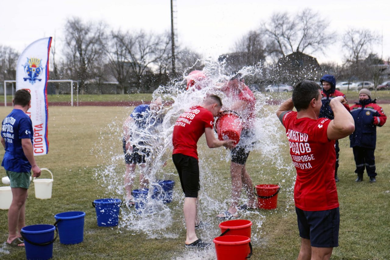 В Херсонской области росгвардейцы отметили 23 февраля и юбилей ведомства спортивной акцией В Херсонской области росгвардейцы отметили 23 февраля и юбилей ведомства спортивной акцией