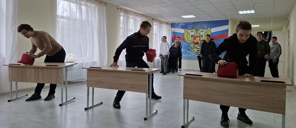 «А ну-ка, парни!»: соревнования ко Дню защитника Отечества в Красненской школе