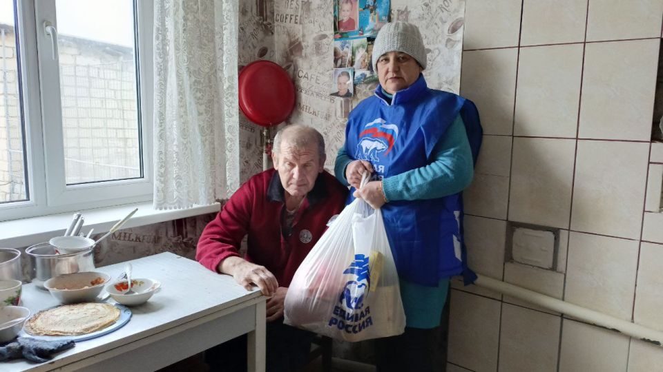 Ко Дню защитника Отечества передали гуманитарную помощь жителям прифронтового села Васильевка Ко Дню защитника Отечества передали гуманитарную помощь жителям прифронтового села Васильевка