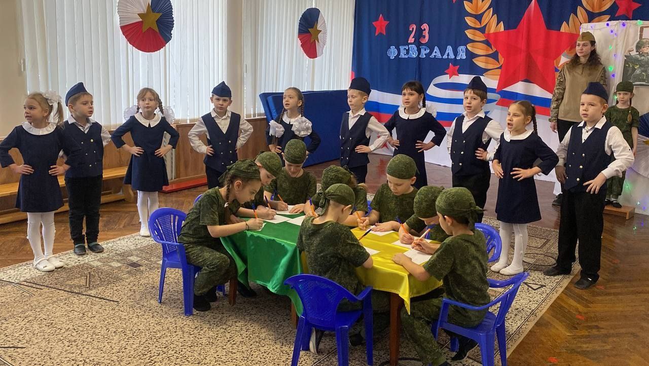 Будущие защитники в строю: в Геническом детском саду "Теремок" прошел "Один день из жизни в армии" Будущие защитники в строю: в Геническом детском саду "Теремок" прошел "Один день из жизни в армии"