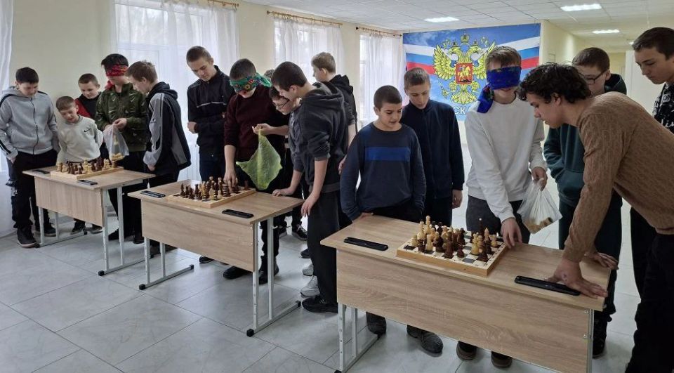 «А ну-ка, парни!»: соревнования ко Дню защитника Отечества в Красненской школе «А ну-ка, парни!»: соревнования ко Дню защитника Отечества в Красненской школе