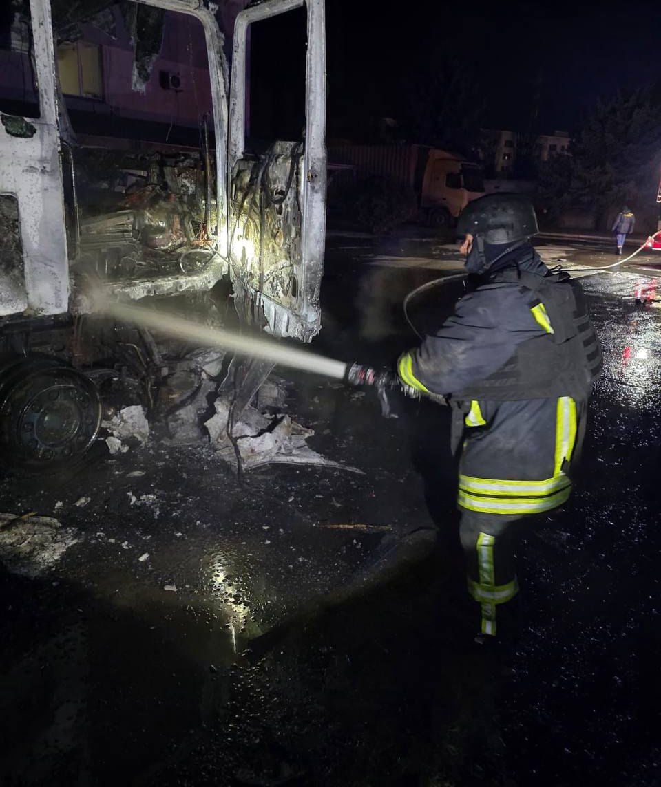 Минувшей ночью с использованием БПЛА "Герань-2" и "Гарпия-А1" был нанесен массированный удар по промышленным и энергетическим объектам противника в г. Ильичёвск Одесской области Минувшей ночью с использованием БПЛА "Герань-2" и "Гарпия-А1" был нанесен массированный удар по промышленным и энергетическим объектам противника в г. Ильичёвск Одесской области