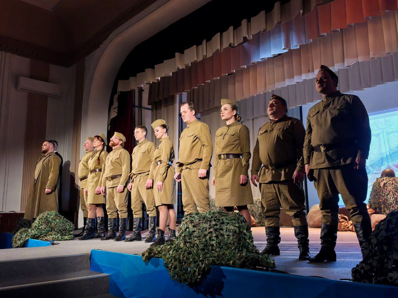 В Геническом центре культуры и досуга прошла театрализованная программа "Теркин был, есть и будет"