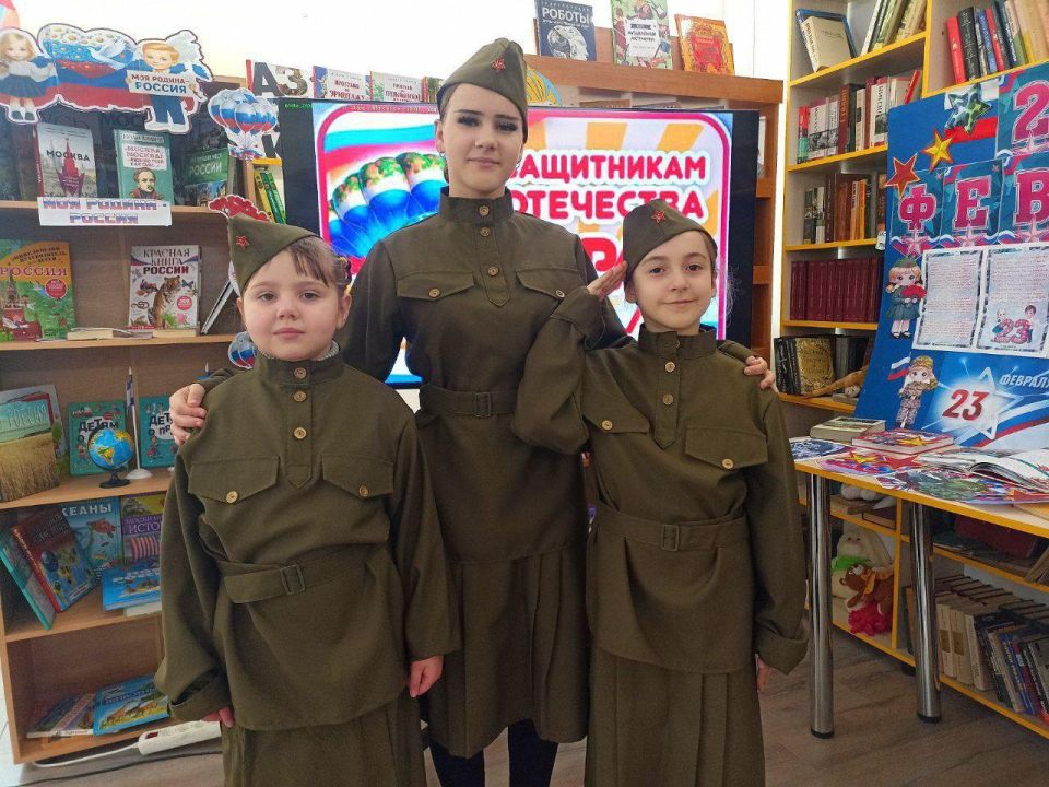 В Любимовском учреждении культуры прошел час мужества «На страже Родины!» В Любимовском учреждении культуры прошел час мужества «На страже Родины!»