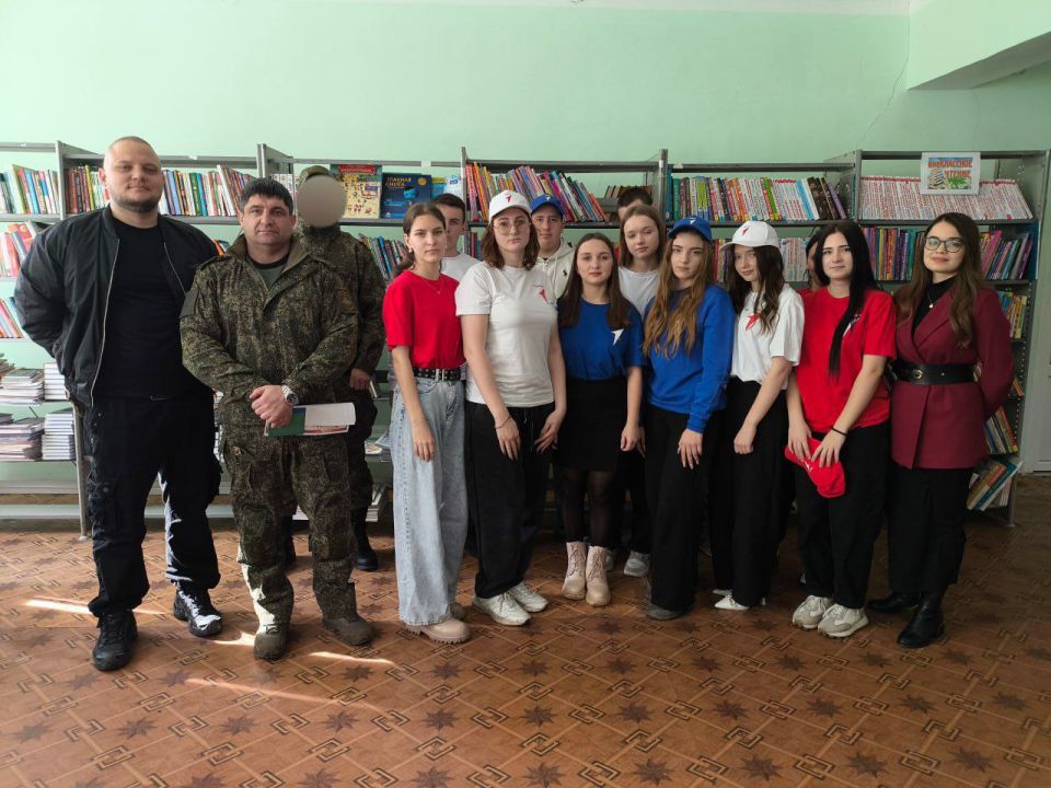 Диалог с героями: неделя патриотических встреч движения «Первых» ко Дню защитника Отечества Диалог с героями: неделя патриотических встреч движения «Первых» ко Дню защитника Отечества