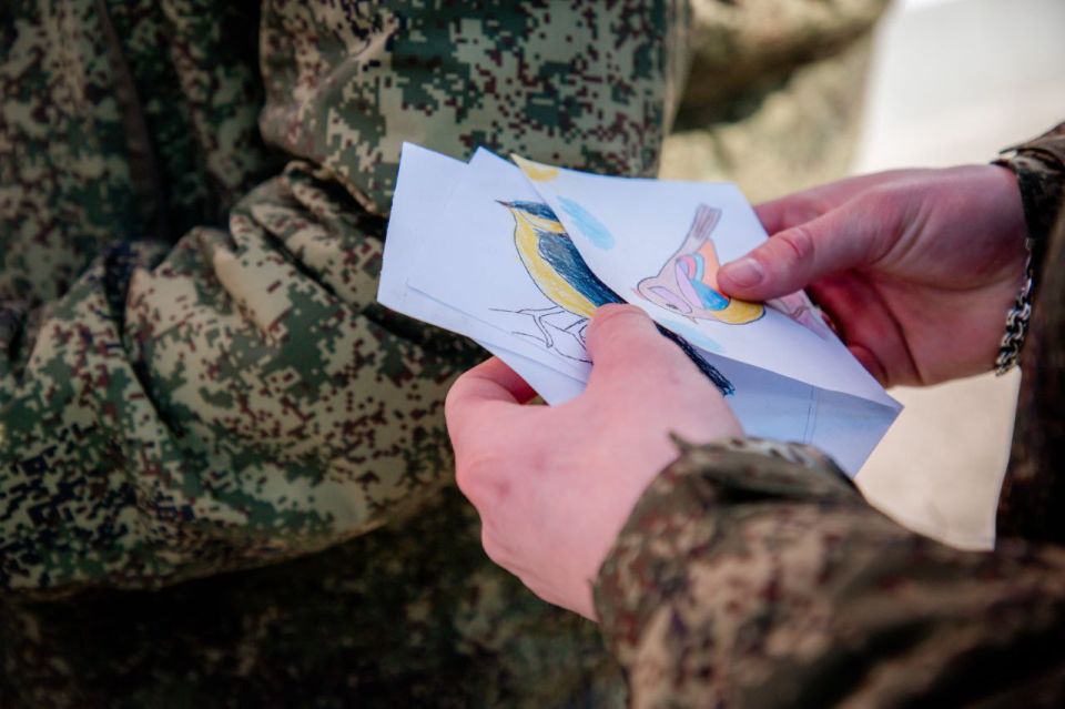 «Весточки-синички». Молодежь из Херсонской области отправила бойцам СВО более 800 писем «Весточки-синички». Молодежь из Херсонской области отправила бойцам СВО более 800 писем