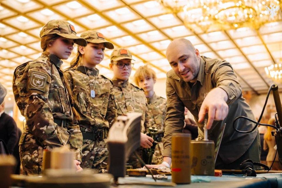 Открылась регистрация на новый сезон военно-патриотической игры «Зарница 2.0» Открылась регистрация на новый сезон военно-патриотической игры «Зарница 2.0»