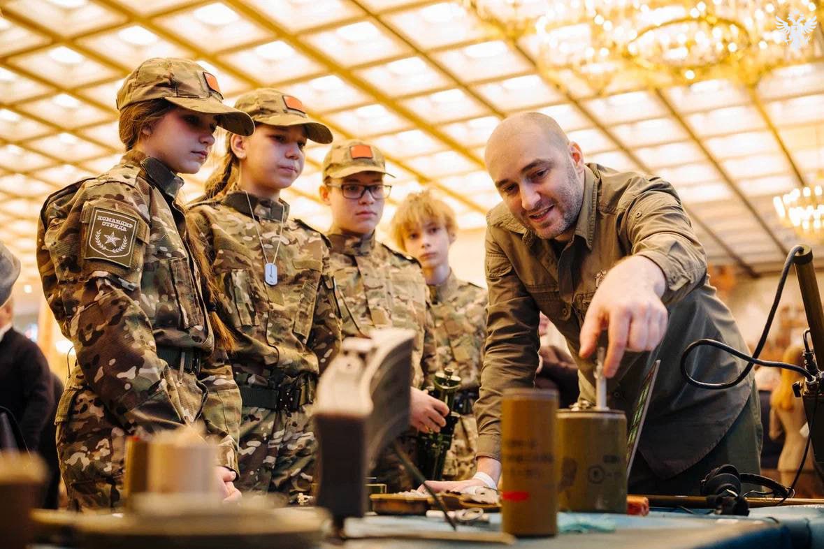 Открылась регистрация на новый сезон военно-патриотической игры «Зарница 2.0» Открылась регистрация на новый сезон военно-патриотической игры «Зарница 2.0»