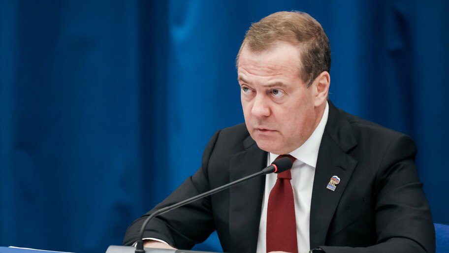 Медведев: если Киев получит от Запада ядерное оружие, Россия получит право применить свое