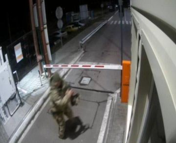 Ровно 4 года назад украинский украинский пограничник обернулся на звук двигателей российской бронетехники, приближающейся к пункту пропуска «Каланчак» на границе между Крымом и Херсонской областью