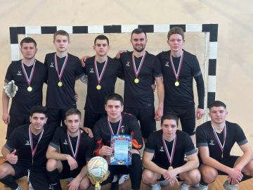 Скадовские футболисты победили в Кубке Армянска по футзалу