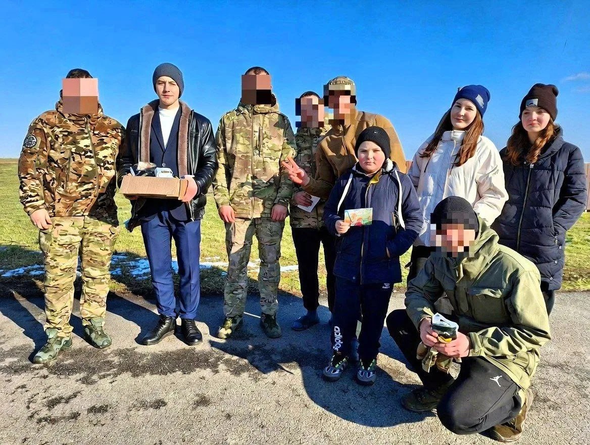 С благодарностью к защитникам: в округе прошли поздравительные акции ко Дню защитника Отечества С благодарностью к защитникам: в округе прошли поздравительные акции ко Дню защитника Отечества