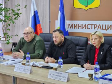 За три года реализации народной программы в Чаплинском округе построено 3 фельдшерско-акушерских пункта, закуплено 9 медавтомобилей и десятки единиц оборудования